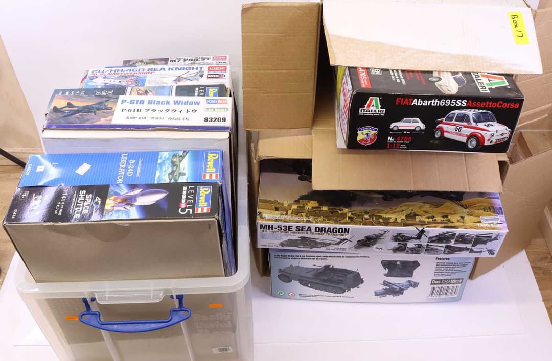 Lot 44 - Three boxes containing mixed scale Revell