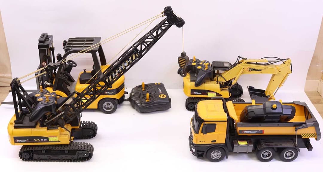Lot 13 - Top Race 1/14 scale group of 4 earth-moving
