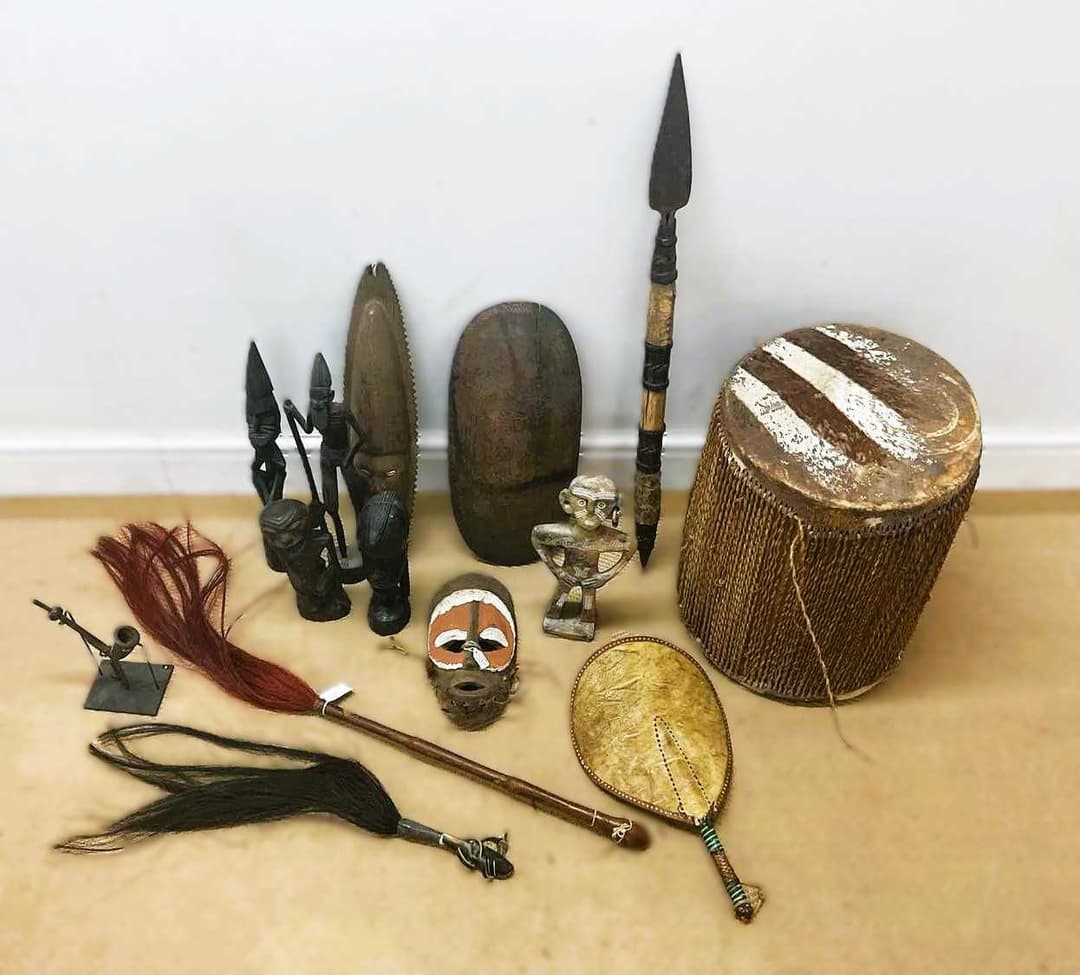 A quantity of tribal items