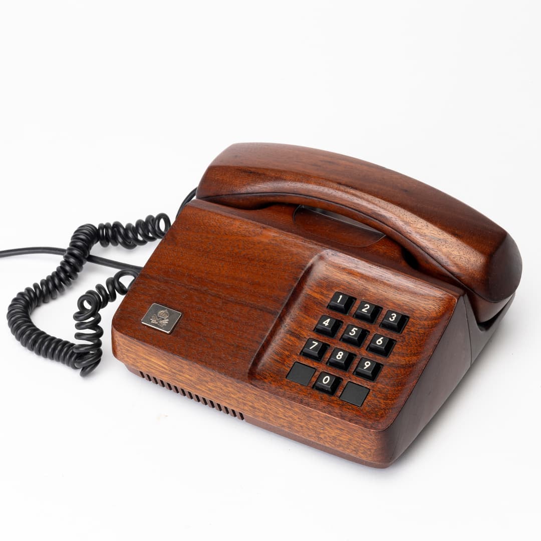 TELEFON, "Diavox", mahogny, formgiven av Carl-Arne Breger, 1975 för