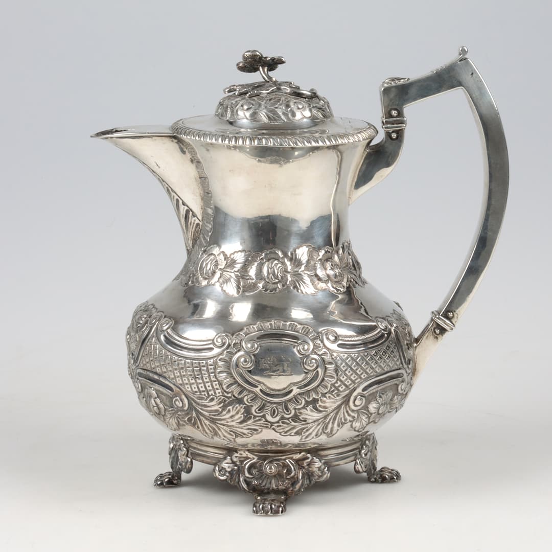 JAMES LE BAS. Tekanna, silver, Dublin, 1819.