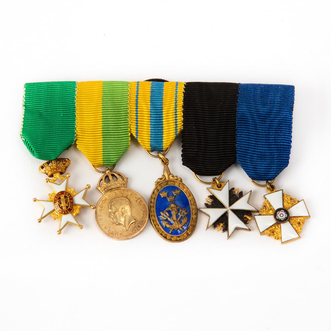 MINIATYRMEDALJER. Fem st, inklusive Vasaorden, 18K guld, metall samt emalj.