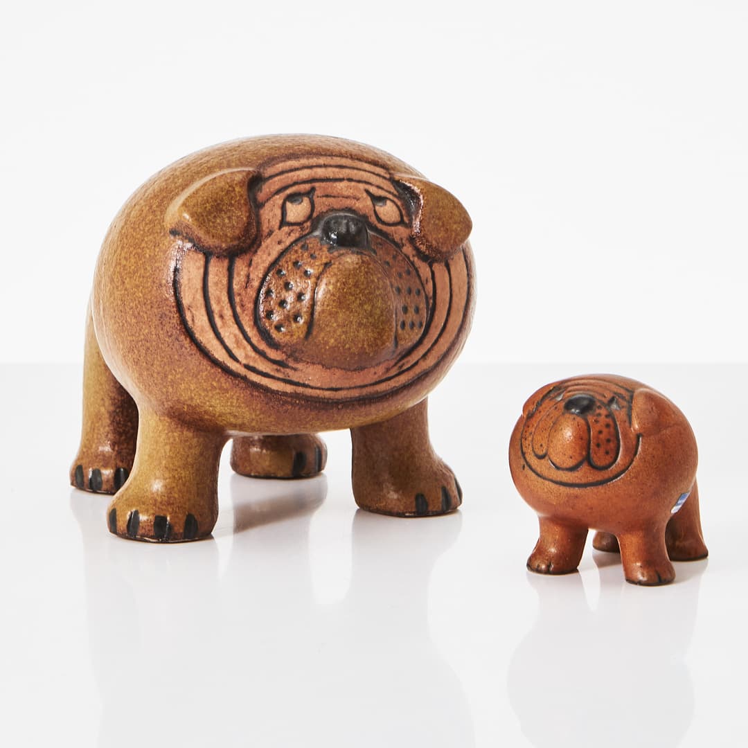 LISA LARSON. Figuriner, 2 st., "Bulldog midi" och "Bulldog mini"