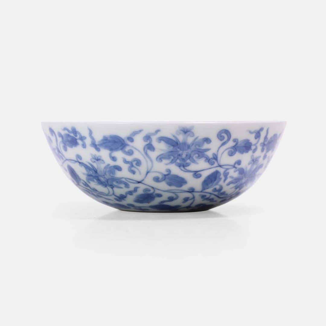 A Chinese blue and white tea bowl Yongzheng (1723-1735)