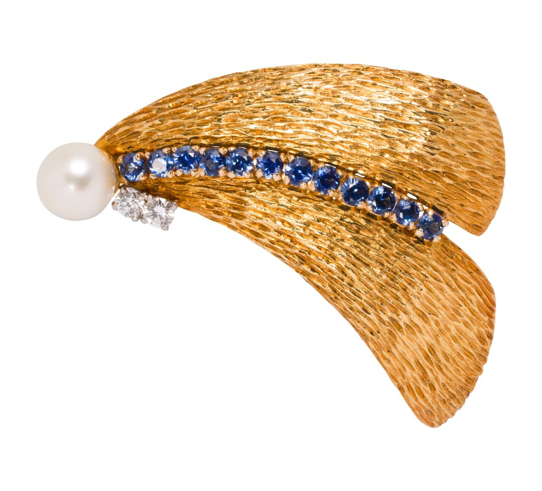 A sapphire, cultured pearl, diamond, and 18k gold brooch