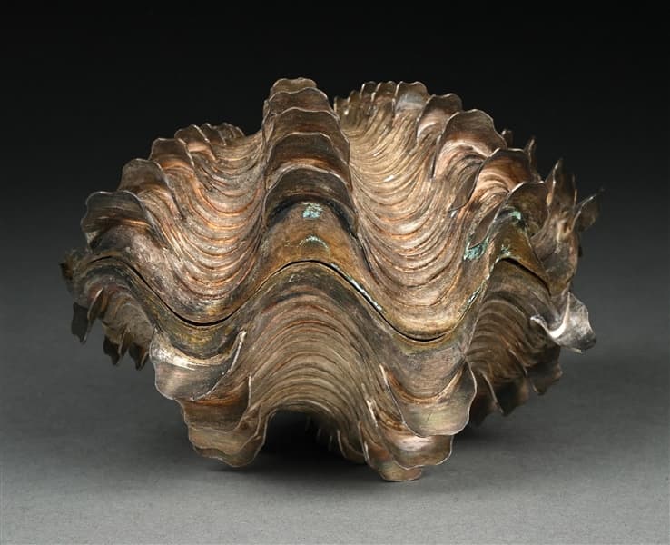 A STERLING CAVIAR DISH IN THE FORM OF A GIANT CLAM