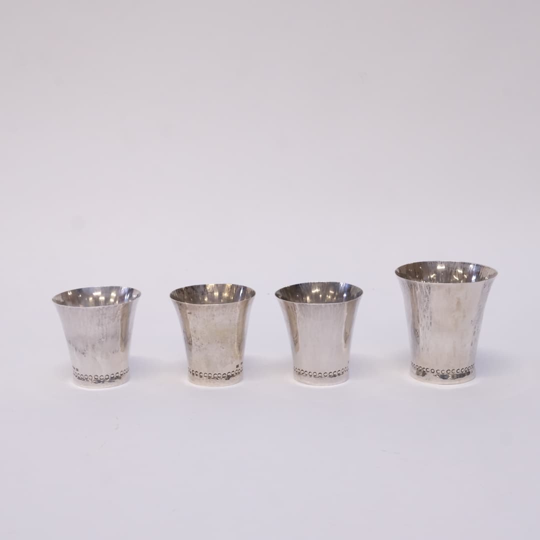 FYRA MYNTBÄGARE, SILVER.