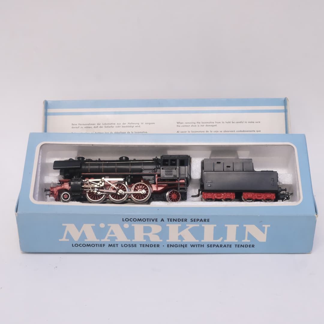 MÄRKLIN. MODELLJÄRNVÄG, ÅNGLOK MED KOLVAGN. 3005. SKALA H0.