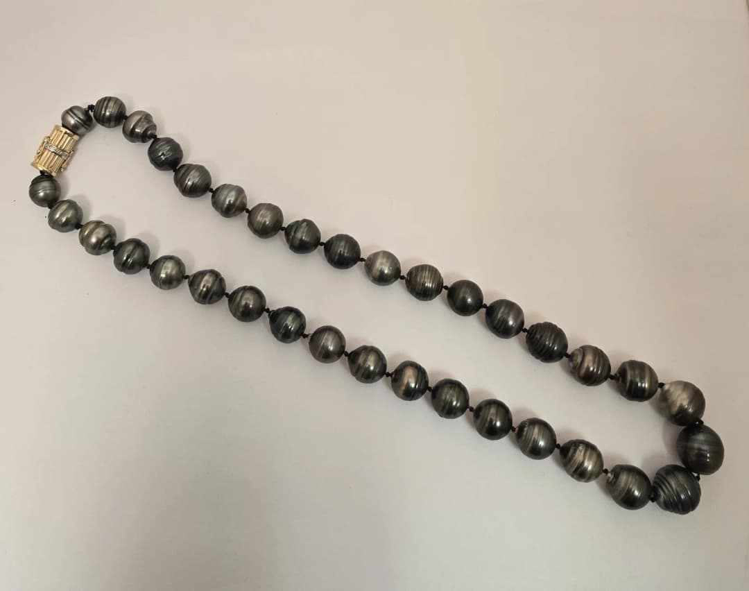 14k Yellow Gold and Diamond Clasp, Black Tahitian Pearl Necklace L 20"