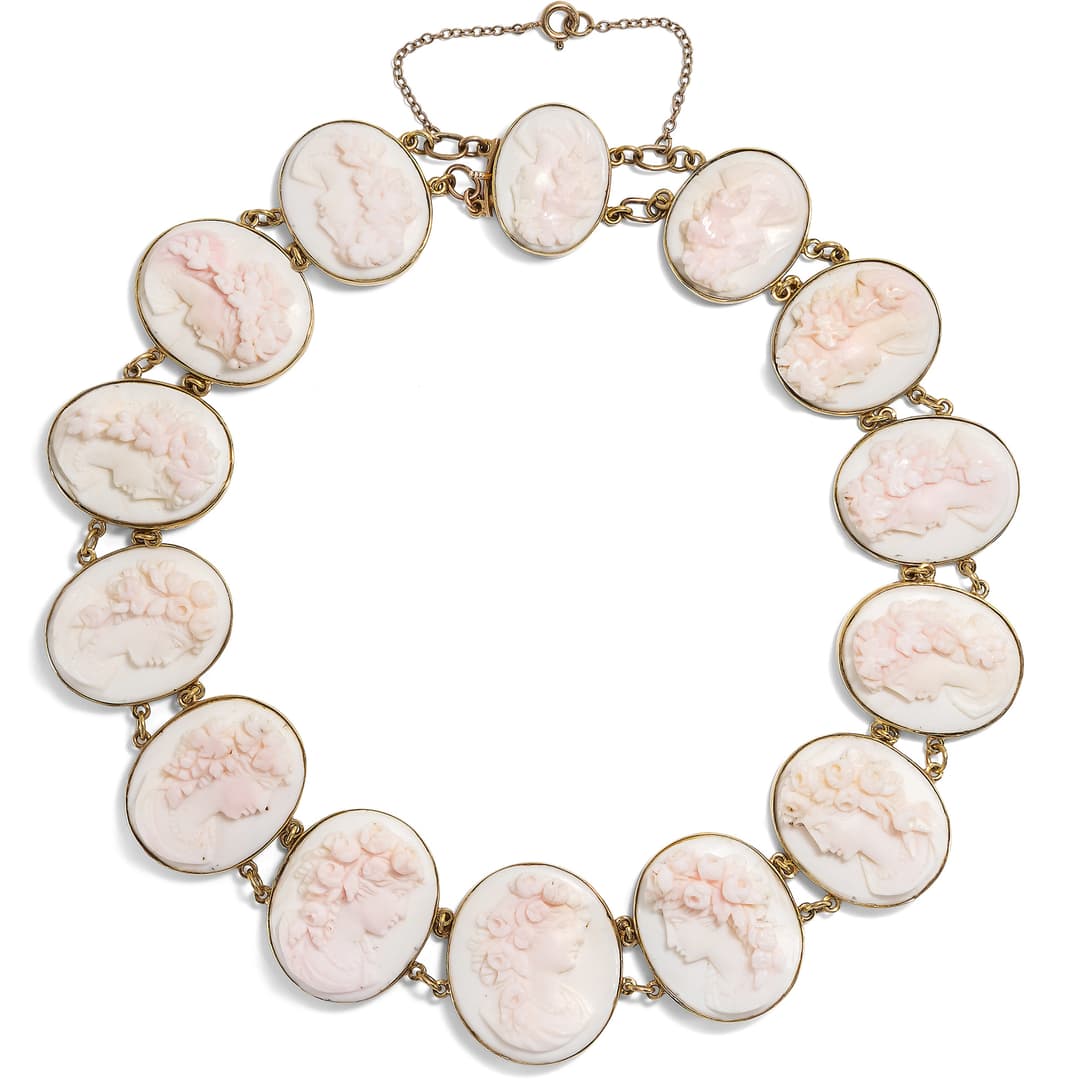 Antique Necklace with Conch Cameos in Gold, c. 1870