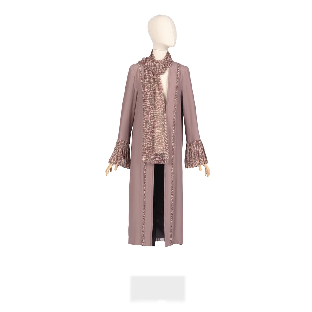 Elizabeth McGovern (as Cora, Countess of Grantham): Three dress coats