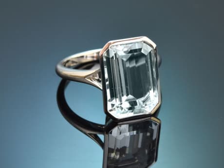 Square Blue! Strenger Design Aquamarin Ring aus Weißgold 585