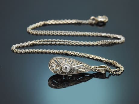 Wien um 1918! Art Deco Diamant Anhänger mit Kette aus Weißgold 585