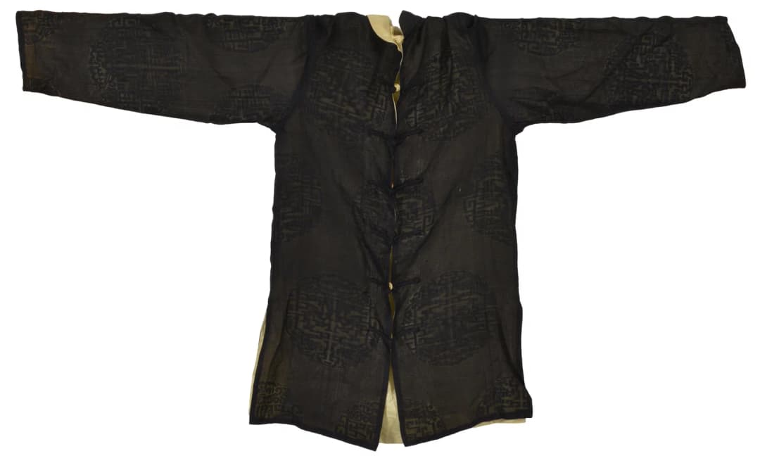 19th/20th century fine woven Chinese silk robe. Outer transparent