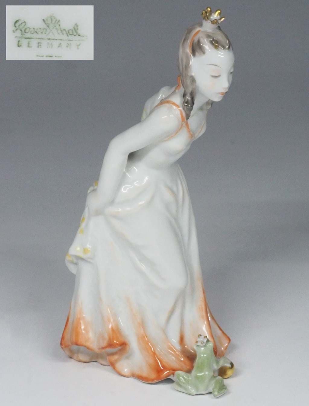Märchenfigur "Froschkönigin", nach einem russischen Märchen.
