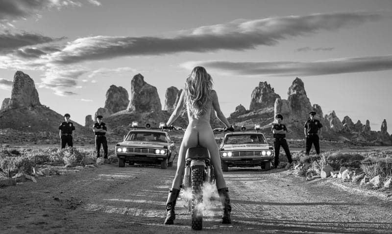 David Yarrow - Contemporary Photographer - The Bad Ass (B&W)