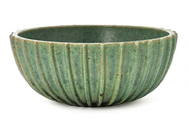 Arne Bang: A circular stonweare bowl, the outside modelled with vertical