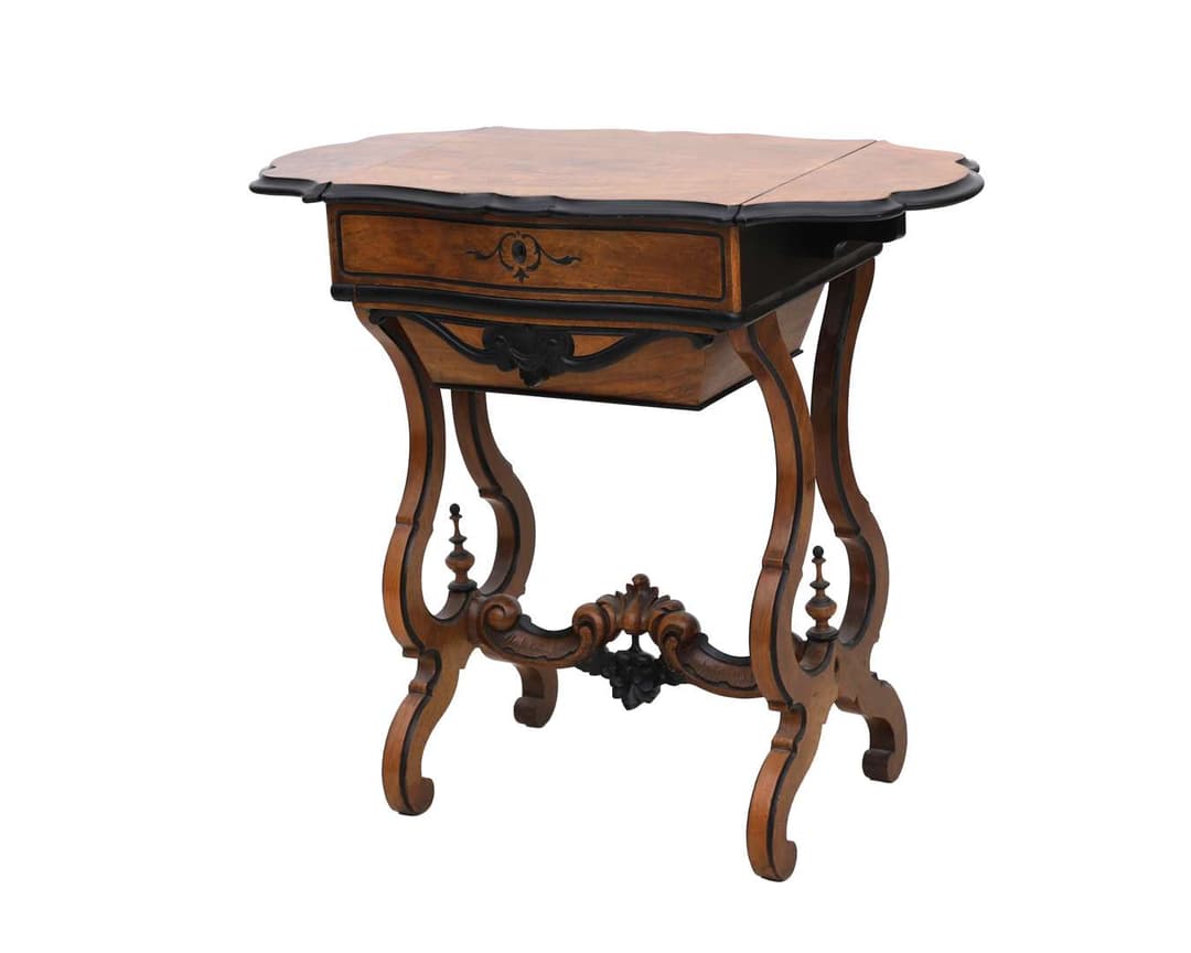 A mahogany Willem III sewing table, Holland, 19th century