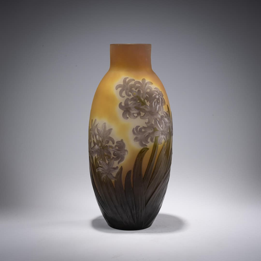 Etablissements Gallé, Nancy Hohe 'Soufflé'-Vase 'Jacinthes', 1925-36