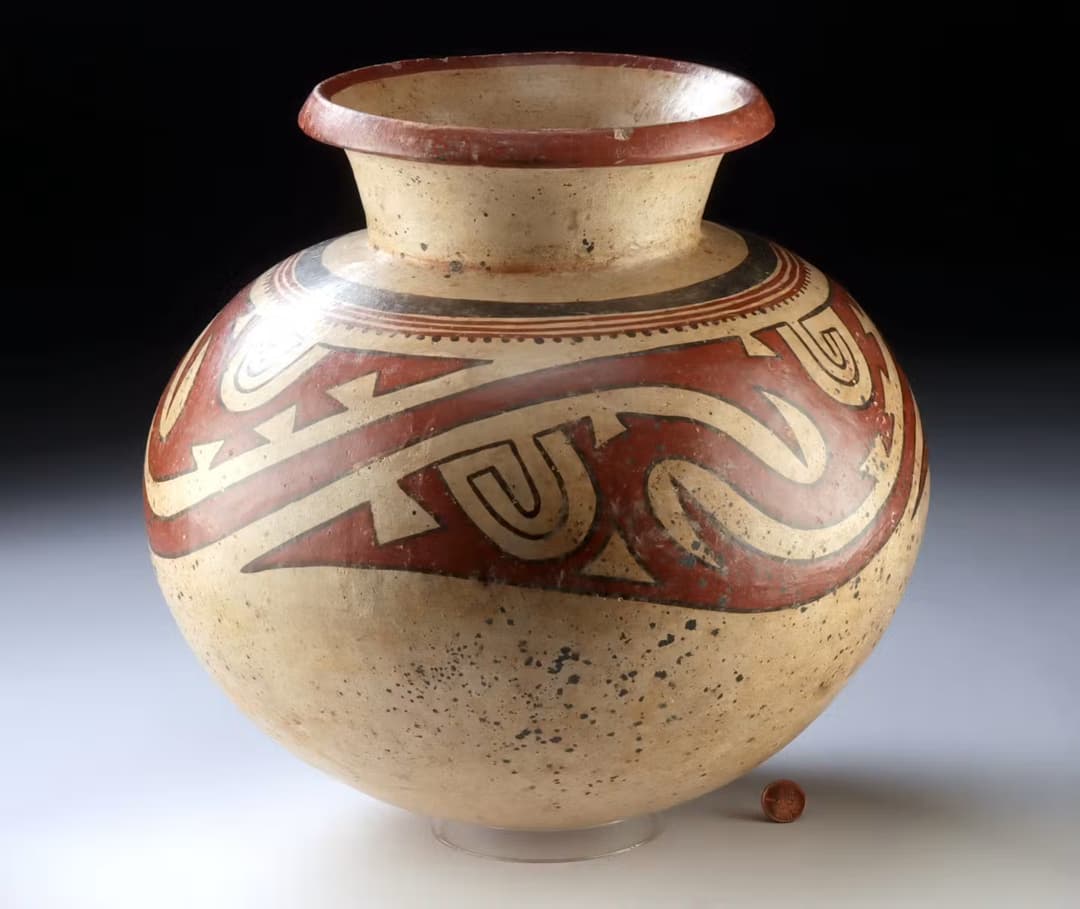 Large Panamanian Gran Coclé Vessel, Rainbow Serpent (Sitio Conte )