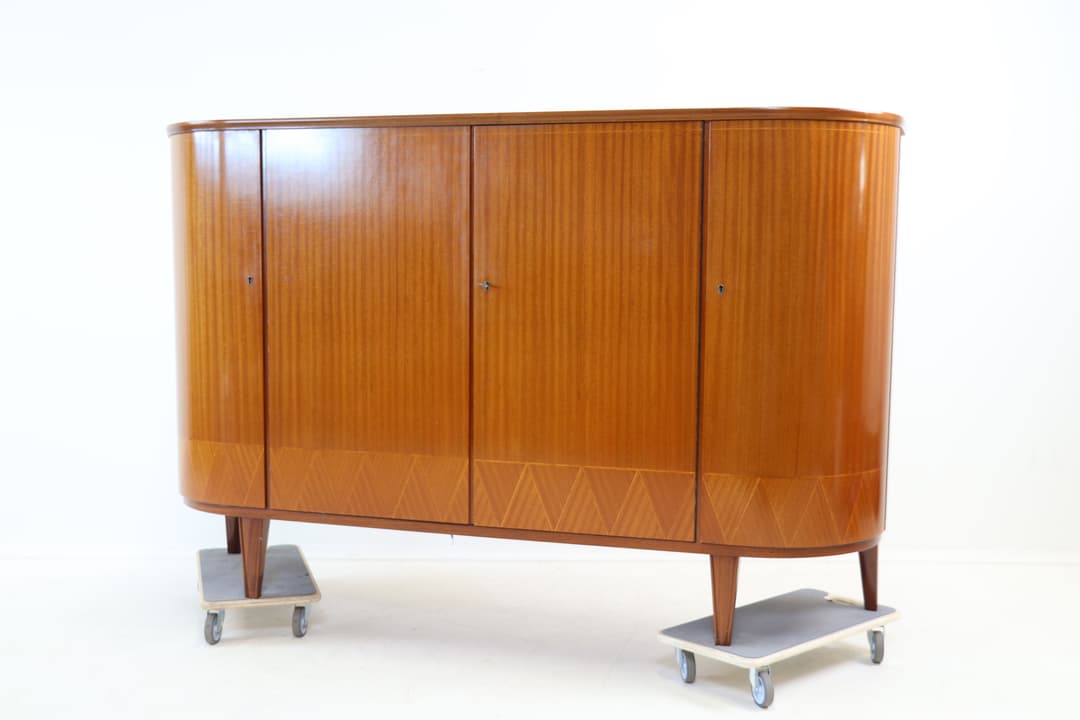 Gabinete de servicio, caoba, sueco-moderno, mediados del siglo XX.