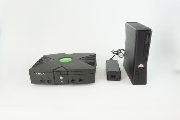 Stort Gaming rop, Xbox konsoler med kontroller, Xbox 360 m.m.