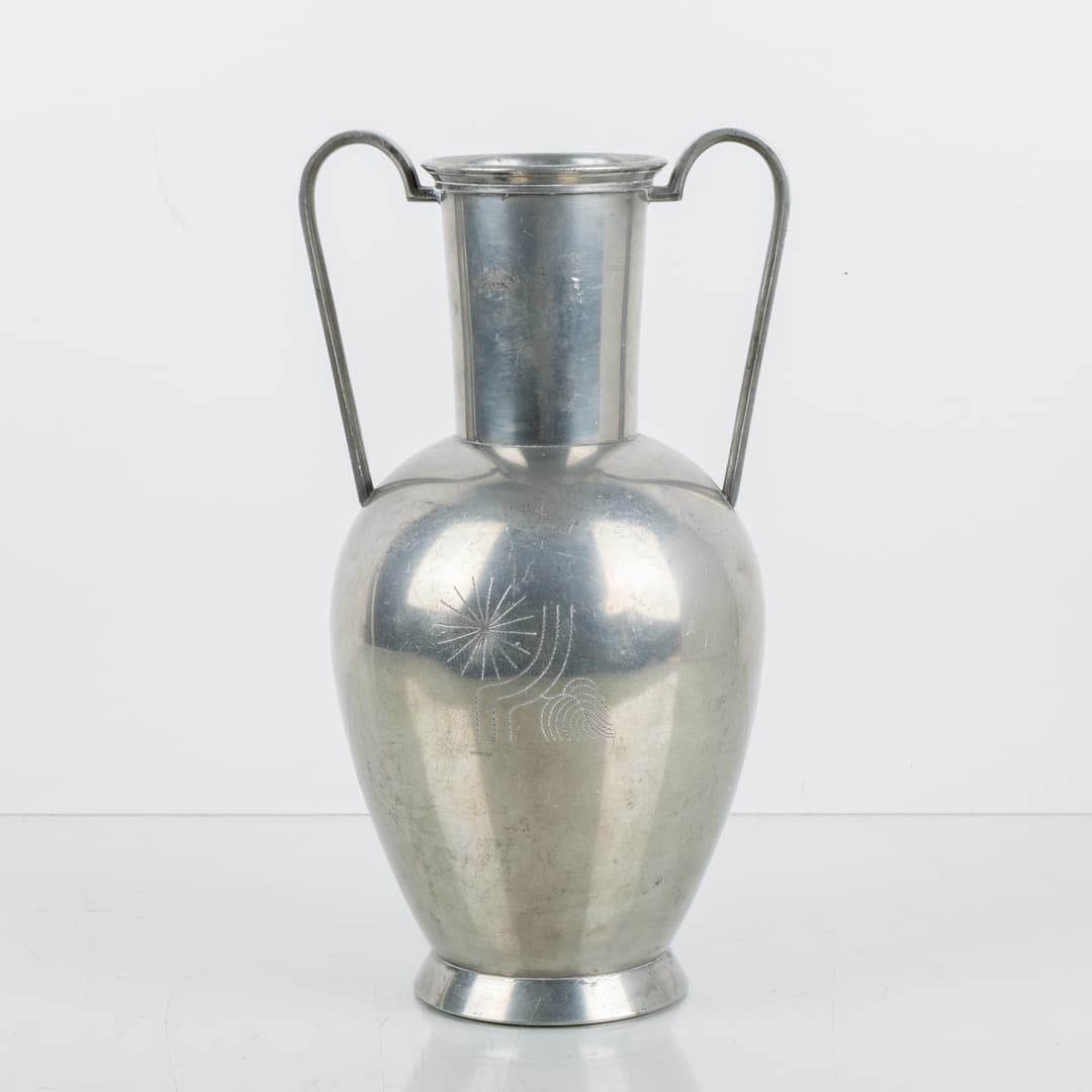 ROLF ENSTRÖMER, un jarrón de peltre, Fabriksaktiebolaget Kronsilver, Estocolmo 1934