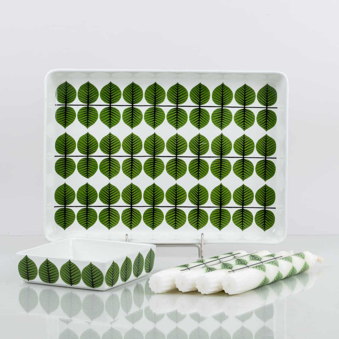 STIG LINDBERG, 2 platos de porcelana, "Berså", Gustavsberg