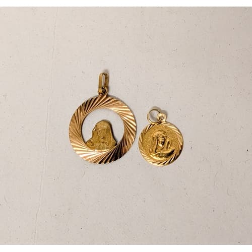 18ct gold Madonna Italian pendant. 2g