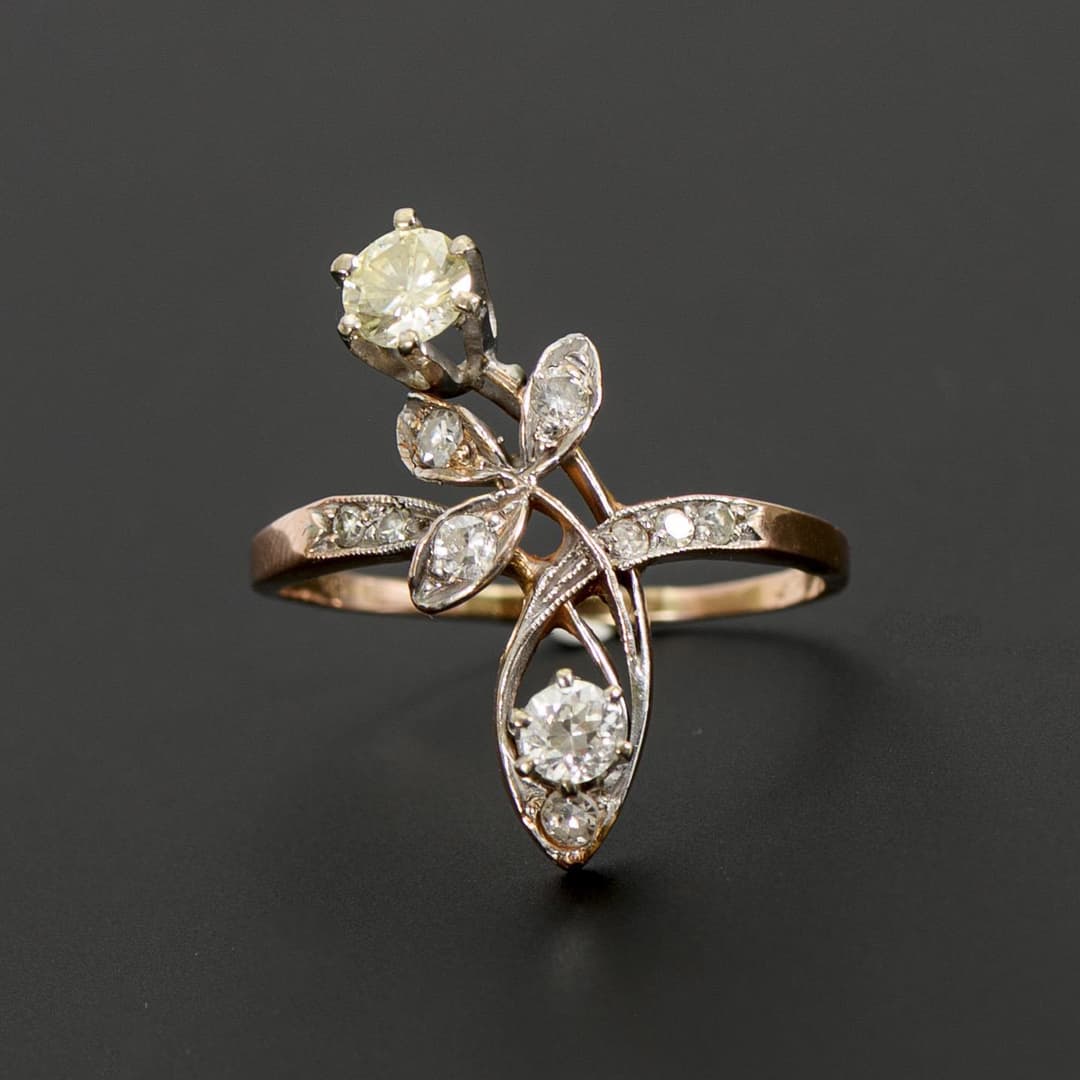 Floral Art Nouveau ring.