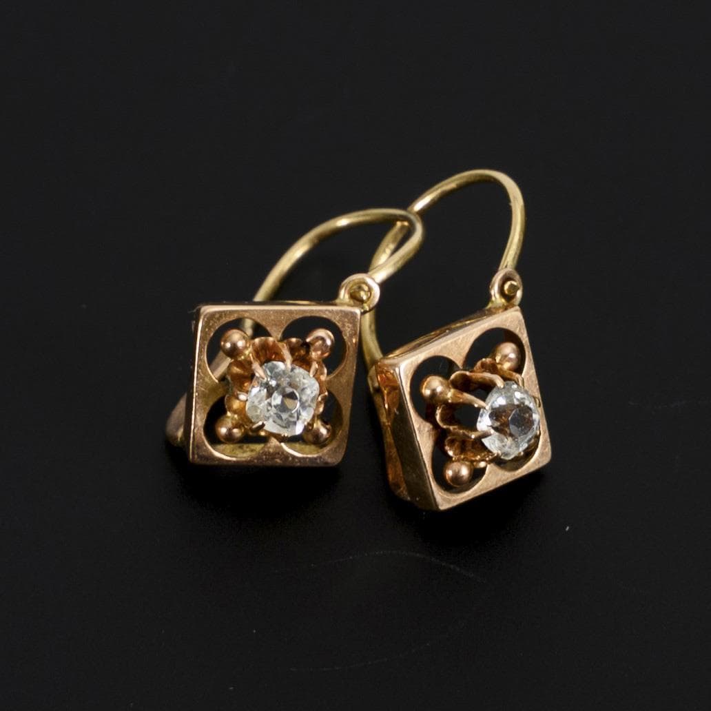 Ear pendant around 1900 with imitation diamonds in glass.