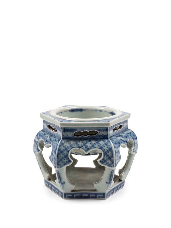 AN HEXAGONAL BLUE AND WHITE PORCELAIN BASIN, Japan, Meiji period (1868-1912)