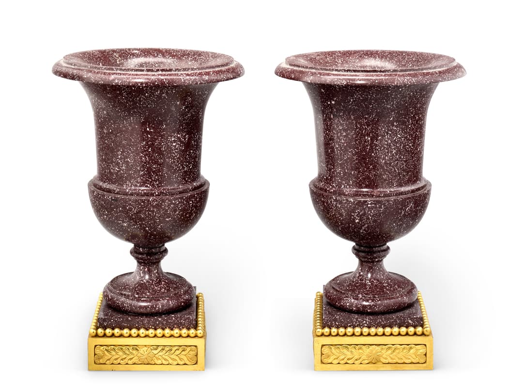 Paire De Vases Médicis De Style Louis Xvi