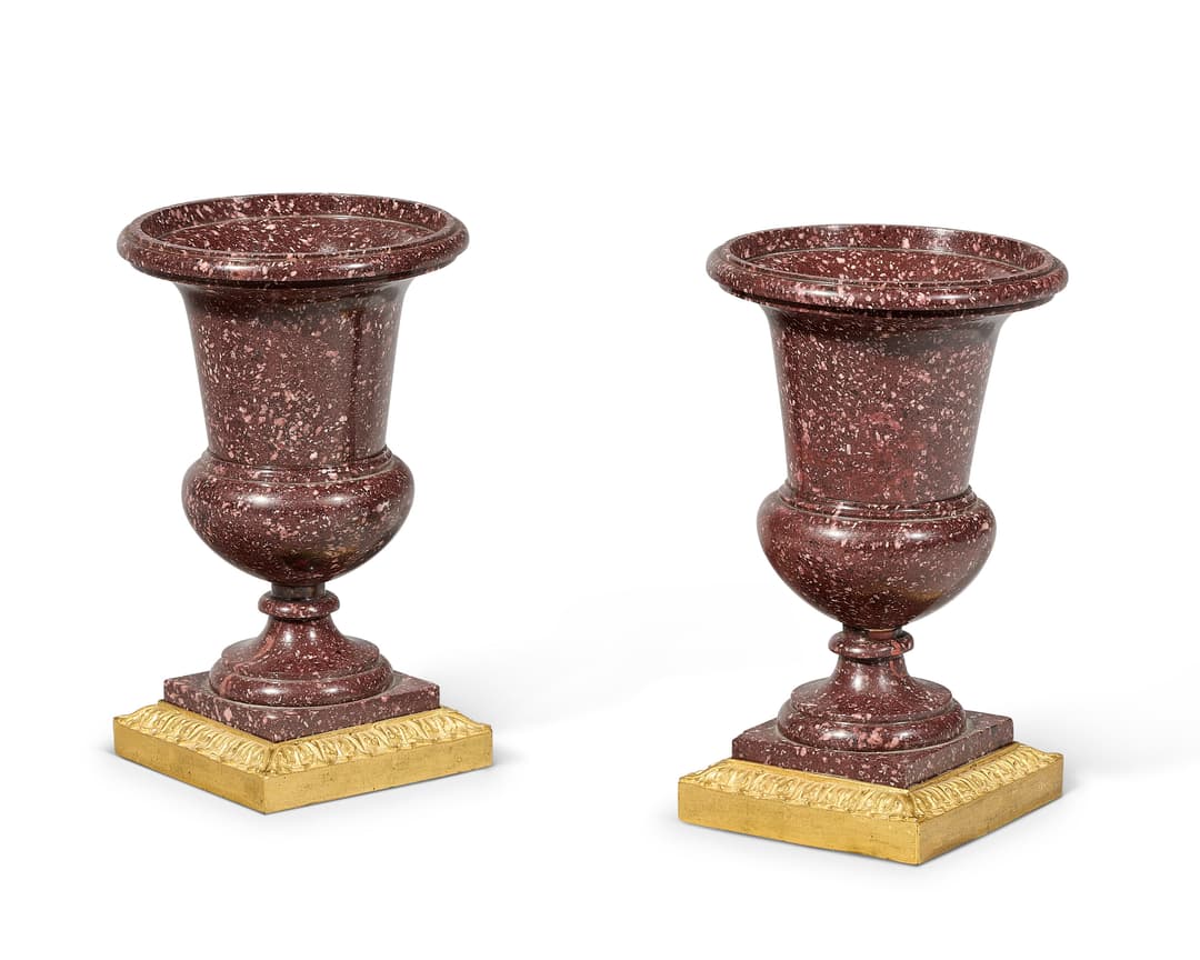 Paire De Vases Médicis De Style Louis Xvi