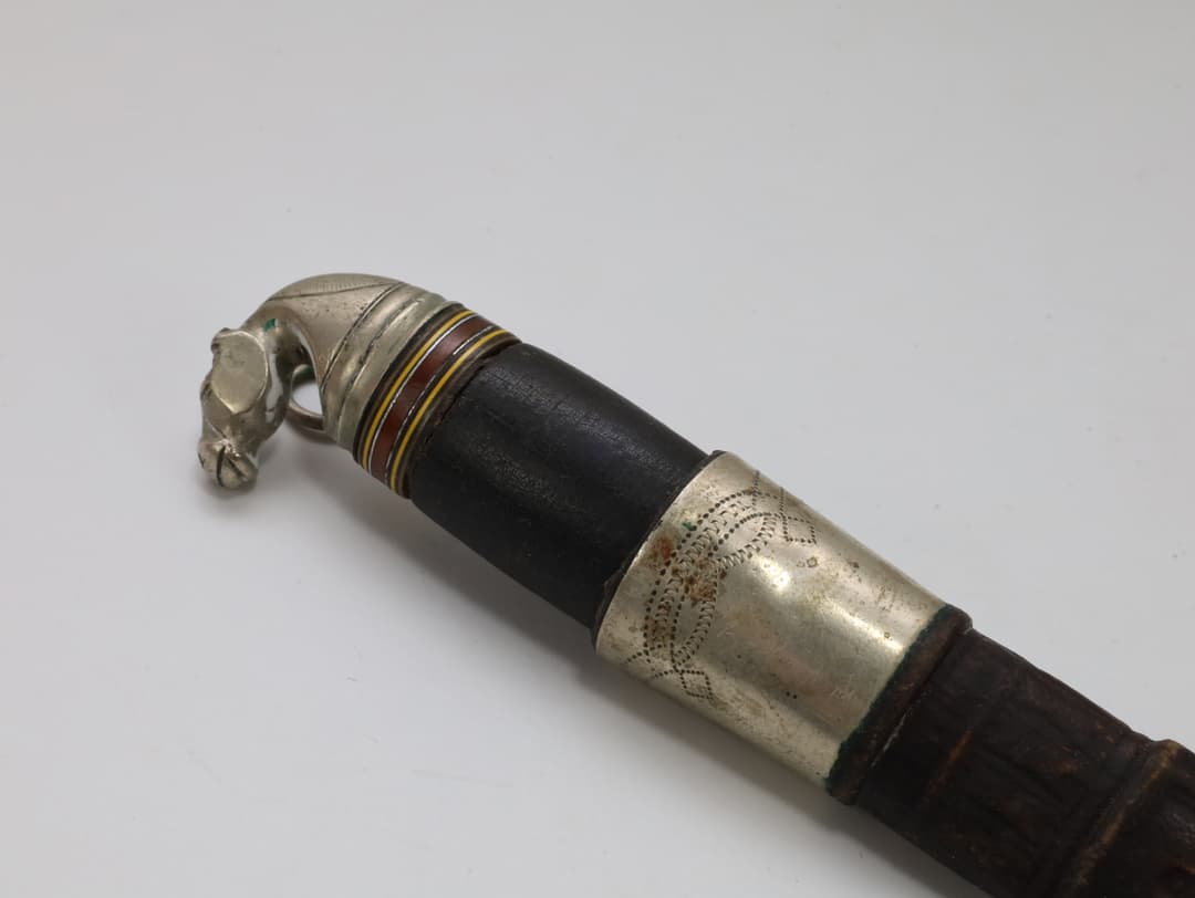 Hestehodekniv med slire – tradisjonelt håndverk, 1900-tallet