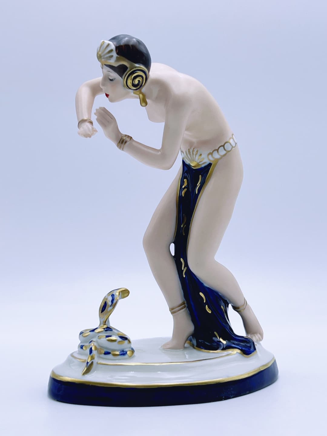 Royal DUX "Slangebesvergeren" Figurine
