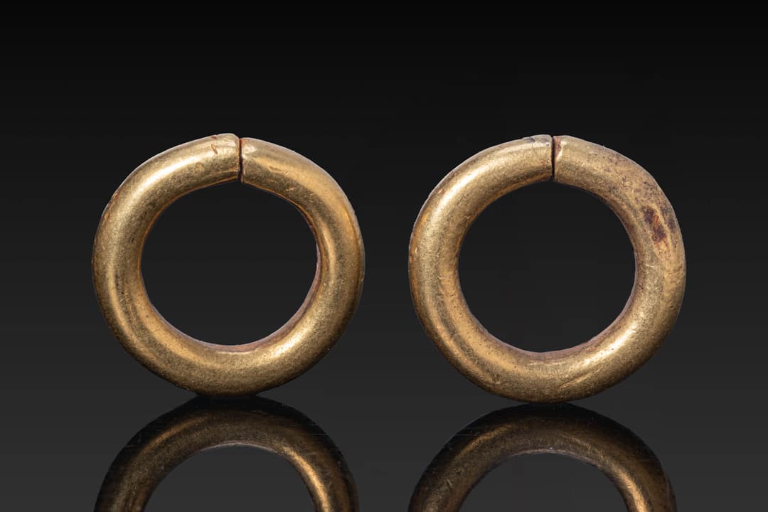 EARLY GREEK PERIOD GOLD EARRINGS