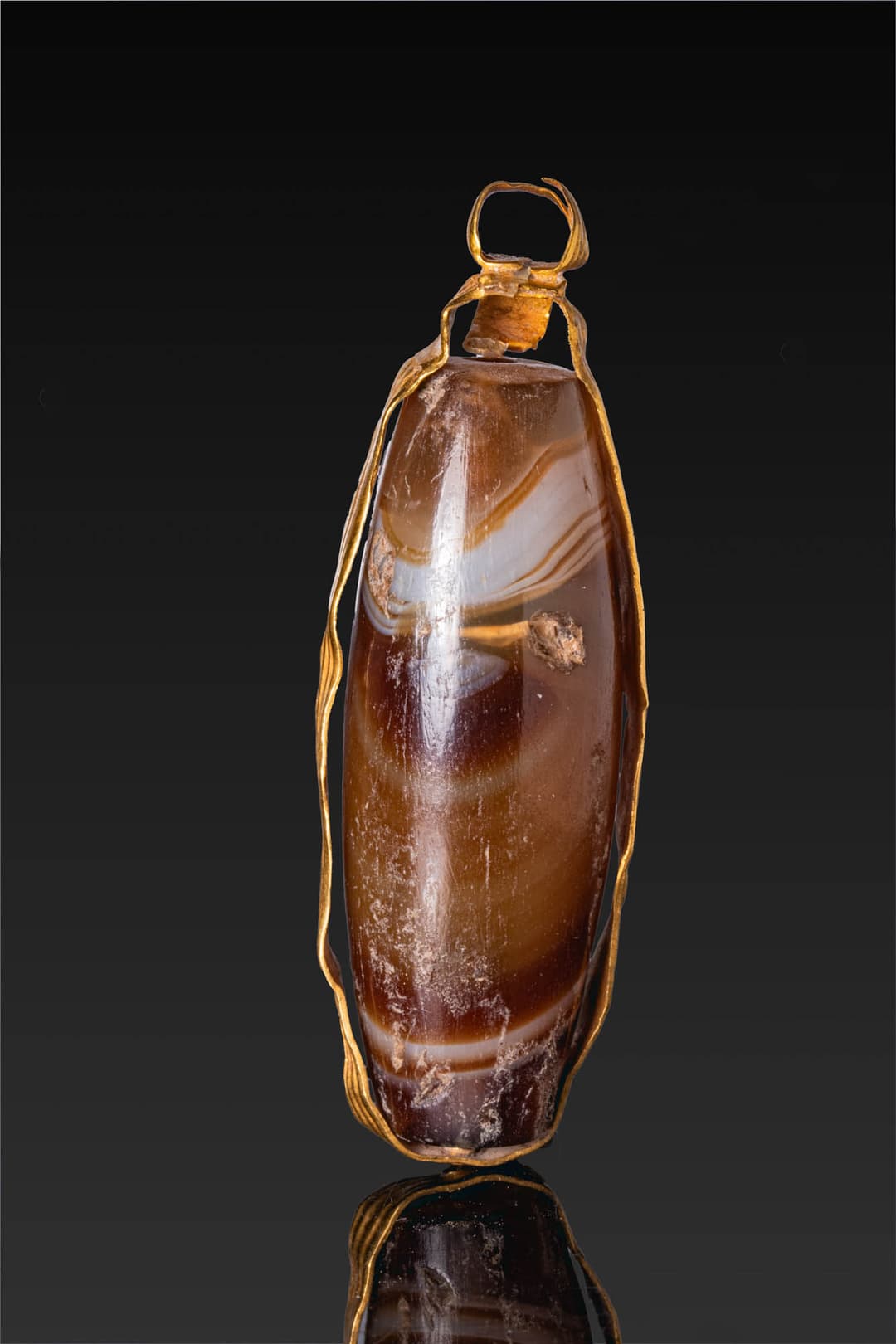 GRAECO BACTRIAN AGATE BEAD IN GOLD PENDANT