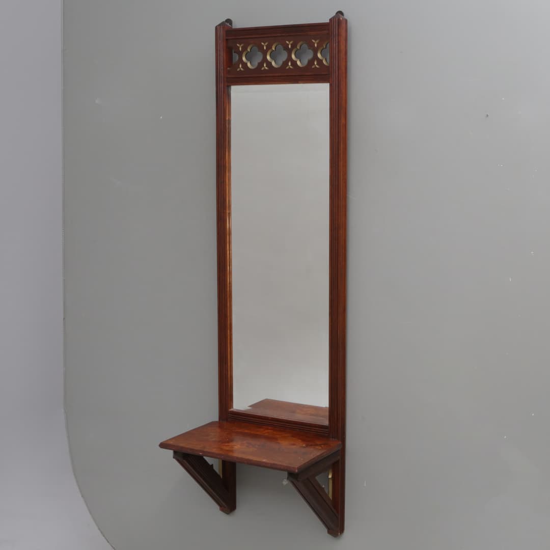 SPEGEL med hylla, nygotik, sent 1800-tal.