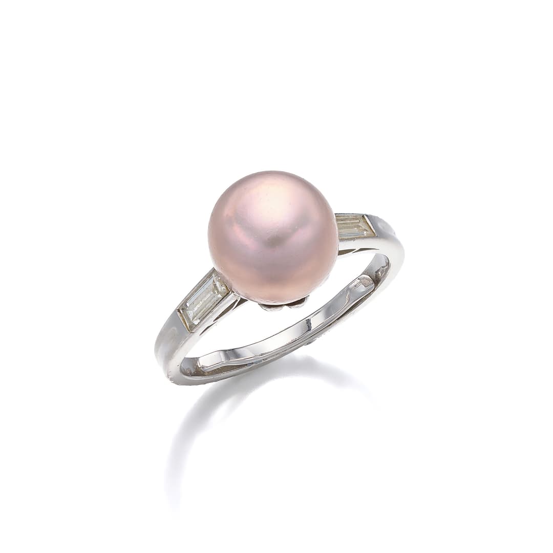 No Reserve | A Natural Pearl, Diamond and Platinum Ring