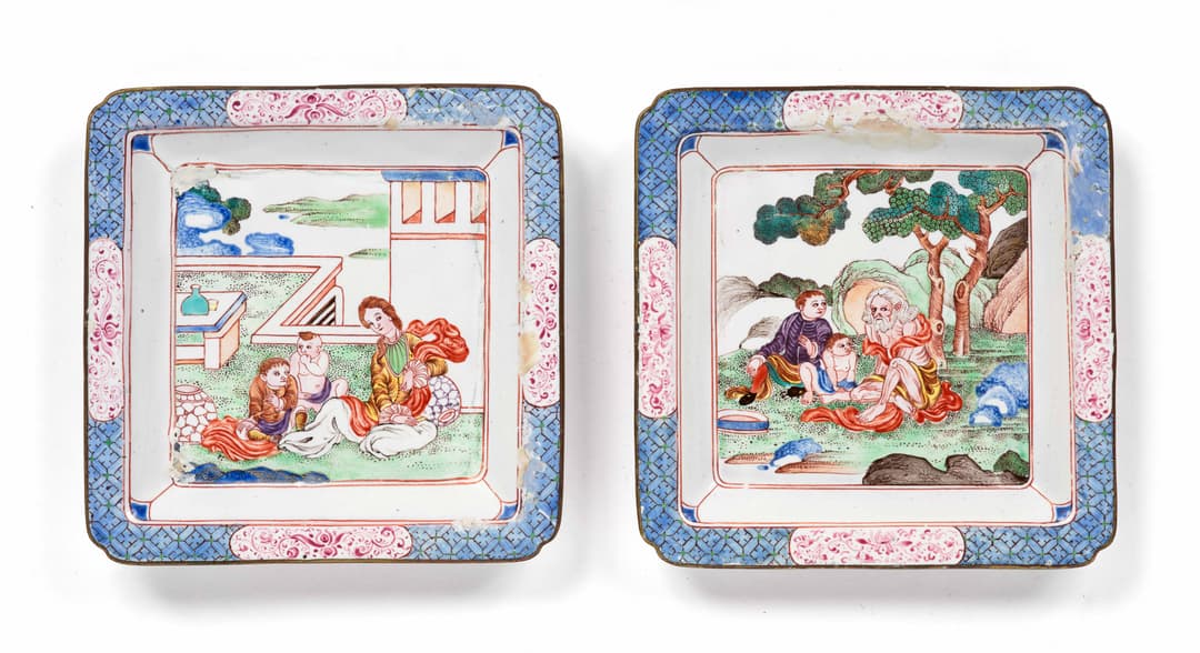PAIRE DE COUPELLES EN CUIVRE ET ÉMAUX PEINTS, Chine, dynastie Qing