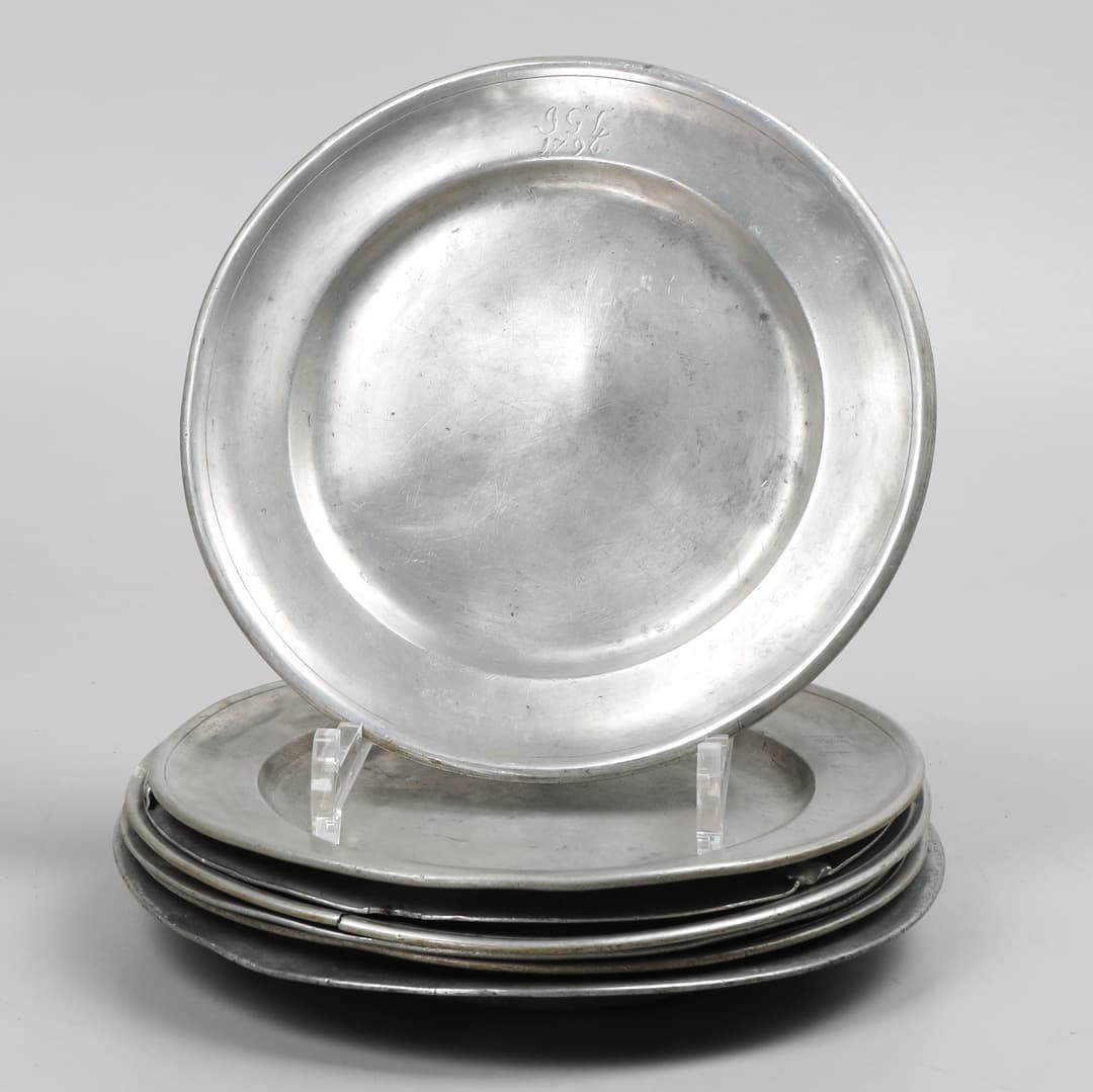 TALLRIKAR, 7 st, tenn, 1700/1800-tal.