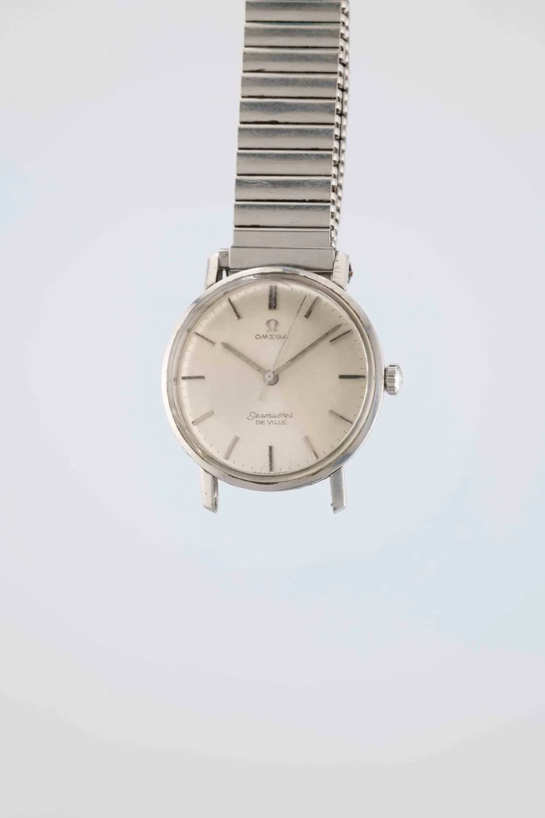 OMEGA Seamaster De Ville. Ref : 135.1020. Circa: 1970. Case: round