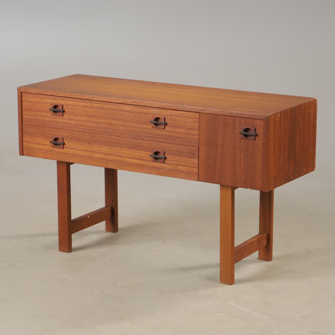 BYRÅ, 3-lådig, teak, 1900-talets mitt.