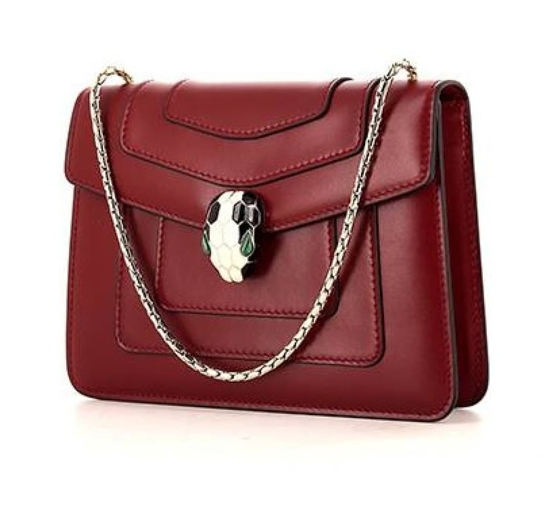 Bvlgari, sac Serpenti Forever Carmin en cuir rouge avec fermoir emblématique
