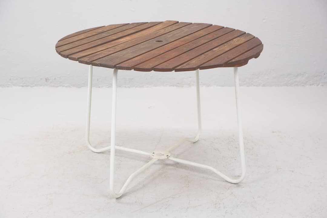 TRÄDGÅRDSBORD, trä med metallunderede, 1900-tal